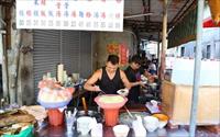 「光明街無名肉燥飯」