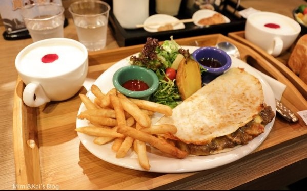 「多一點咖啡館(台南美學館)」Blog遊記的精采圖片