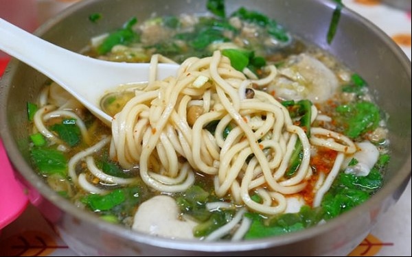 台南美食「鴨母竂市場炭火麵(垃圾麵)」Blog遊記的精采圖片